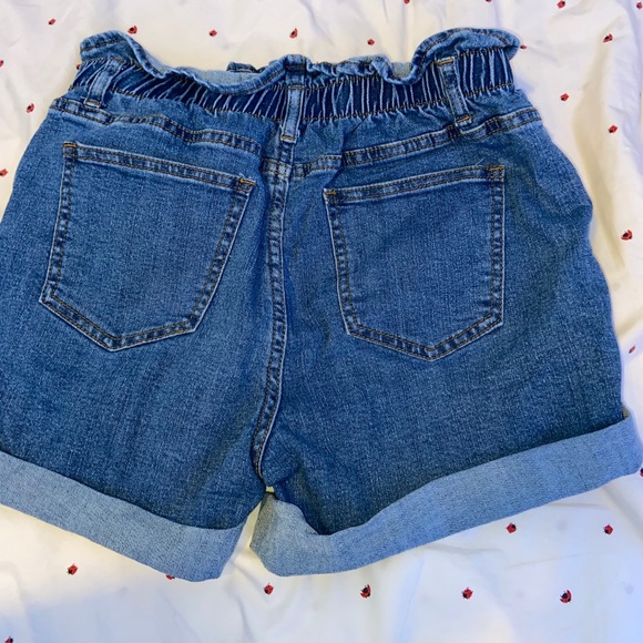 Denim blue shorts synched at the waist - Picture 3 of 3